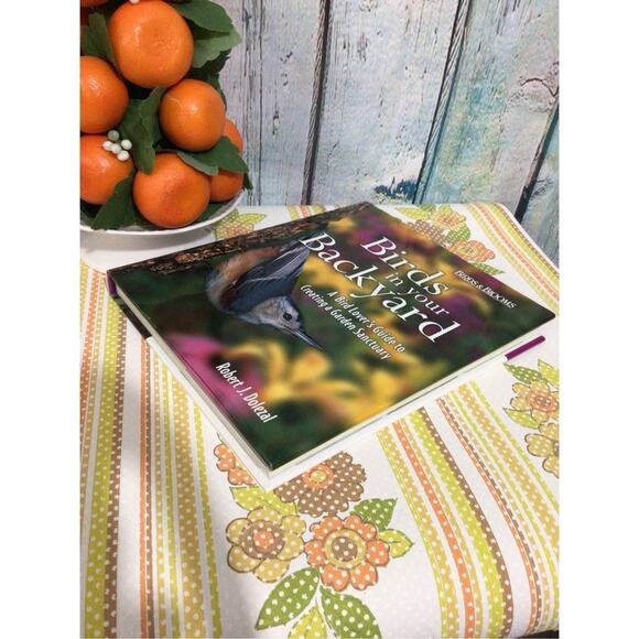 2004 Birds in your Backyard Birds & Blooms Softcover - Picture 14 of 16